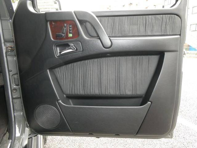 Ｇクラス Ｇ５５Ｌ　ＡＭＧ　ディーラー記録簿１１回　走行４．８万ｋｍ　５．５Ｌ　Ｖ８スーパーチャージャー　Ｆｅｒｒａｒｉ純正ヒストリックカラー　グリジオスクーロ／ＰＰＧ　ＮＩＴＴＯ　ＭＴタイヤ　クリアガラス　背面タイヤ反転ブラケット　ＣＡＲＯＺＺＥＲＩＡナビ　ドラレコ（67枚目）