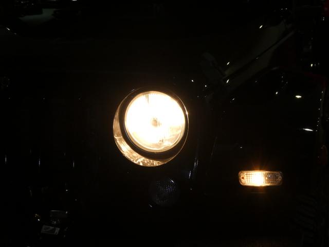 ジープ・ラングラーアンリミテッド サハラ　レザーＰＫＧ　前後ＲＵＧＧＥＤ　ＲＩＤＧＥバンパー　ＷＡＲＮ電動ウィンチ　ＲＡＮＣＨＯリフトアップショック／サス　前後ラテラルロッド　ＲＯＵＧＨ　ＣＯＵＮＴＲＹデュアルステアリングスタビ　ＣＡＲＯＺＺＥＲＩＡナビ／地デジ　１７ＡＷ　構造変更済（13枚目）