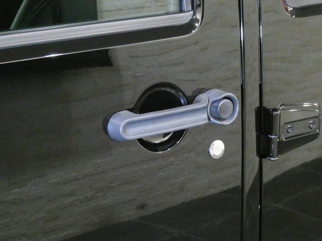 ジープ・ラングラーアンリミテッド サハラ　レザーＰＫＧ　前後ＲＵＧＧＥＤ　ＲＩＤＧＥバンパー　ＷＡＲＮ電動ウィンチ　ＲＡＮＣＨＯリフトアップショック／サス　前後ラテラルロッド　ＲＯＵＧＨ　ＣＯＵＮＴＲＹデュアルステアリングスタビ　ＣＡＲＯＺＺＥＲＩＡナビ／地デジ　１７ＡＷ　構造変更済（18枚目）