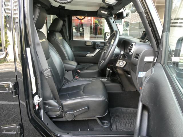 ジープ・ラングラーアンリミテッド サハラ　レザーＰＫＧ　前後ＲＵＧＧＥＤ　ＲＩＤＧＥバンパー　ＷＡＲＮ電動ウィンチ　ＲＡＮＣＨＯリフトアップショック／サス　前後ラテラルロッド　ＲＯＵＧＨ　ＣＯＵＮＴＲＹデュアルステアリングスタビ　ＣＡＲＯＺＺＥＲＩＡナビ／地デジ　１７ＡＷ　構造変更済（33枚目）