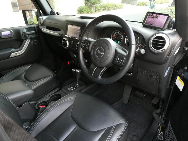 ジープ・ラングラーアンリミテッド サハラ　レザーＰＫＧ　前後ＲＵＧＧＥＤ　ＲＩＤＧＥバンパー　ＷＡＲＮ電動ウィンチ　ＲＡＮＣＨＯリフトアップショック／サス　前後ラテラルロッド　ＲＯＵＧＨ　ＣＯＵＮＴＲＹデュアルステアリングスタビ　ＣＡＲＯＺＺＥＲＩＡナビ／地デジ　１７ＡＷ　構造変更済（35枚目）