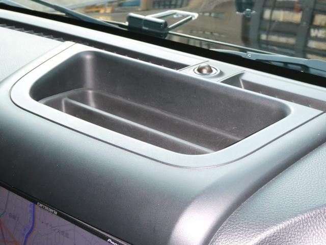 ジープ・ラングラーアンリミテッド サハラ　レザーＰＫＧ　前後ＲＵＧＧＥＤ　ＲＩＤＧＥバンパー　ＷＡＲＮ電動ウィンチ　ＲＡＮＣＨＯリフトアップショック／サス　前後ラテラルロッド　ＲＯＵＧＨ　ＣＯＵＮＴＲＹデュアルステアリングスタビ　ＣＡＲＯＺＺＥＲＩＡナビ／地デジ　１７ＡＷ　構造変更済（36枚目）