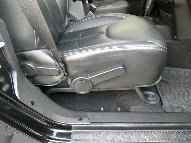 ジープ・ラングラーアンリミテッド サハラ　レザーＰＫＧ　前後ＲＵＧＧＥＤ　ＲＩＤＧＥバンパー　ＷＡＲＮ電動ウィンチ　ＲＡＮＣＨＯリフトアップショック／サス　前後ラテラルロッド　ＲＯＵＧＨ　ＣＯＵＮＴＲＹデュアルステアリングスタビ　ＣＡＲＯＺＺＥＲＩＡナビ／地デジ　１７ＡＷ　構造変更済（52枚目）