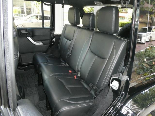 ジープ・ラングラーアンリミテッド サハラ　レザーＰＫＧ　前後ＲＵＧＧＥＤ　ＲＩＤＧＥバンパー　ＷＡＲＮ電動ウィンチ　ＲＡＮＣＨＯリフトアップショック／サス　前後ラテラルロッド　ＲＯＵＧＨ　ＣＯＵＮＴＲＹデュアルステアリングスタビ　ＣＡＲＯＺＺＥＲＩＡナビ／地デジ　１７ＡＷ　構造変更済（67枚目）