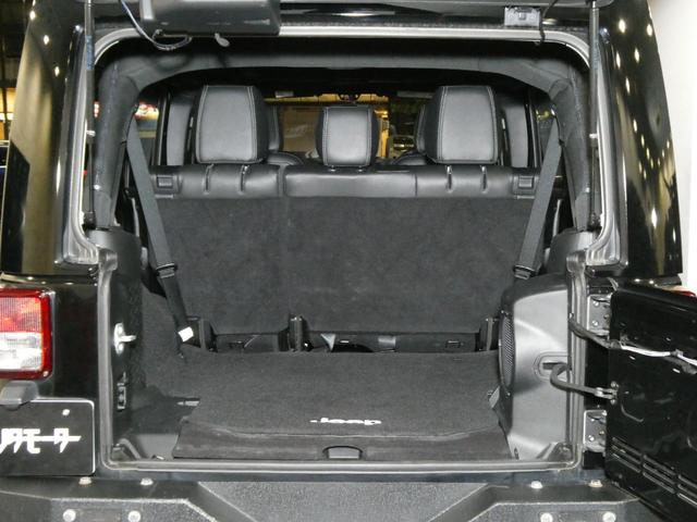 ジープ・ラングラーアンリミテッド サハラ　レザーＰＫＧ　前後ＲＵＧＧＥＤ　ＲＩＤＧＥバンパー　ＷＡＲＮ電動ウィンチ　ＲＡＮＣＨＯリフトアップショック／サス　前後ラテラルロッド　ＲＯＵＧＨ　ＣＯＵＮＴＲＹデュアルステアリングスタビ　ＣＡＲＯＺＺＥＲＩＡナビ／地デジ　１７ＡＷ　構造変更済（75枚目）