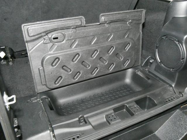 ジープ・ラングラーアンリミテッド サハラ　レザーＰＫＧ　前後ＲＵＧＧＥＤ　ＲＩＤＧＥバンパー　ＷＡＲＮ電動ウィンチ　ＲＡＮＣＨＯリフトアップショック／サス　前後ラテラルロッド　ＲＯＵＧＨ　ＣＯＵＮＴＲＹデュアルステアリングスタビ　ＣＡＲＯＺＺＥＲＩＡナビ／地デジ　１７ＡＷ　構造変更済（77枚目）