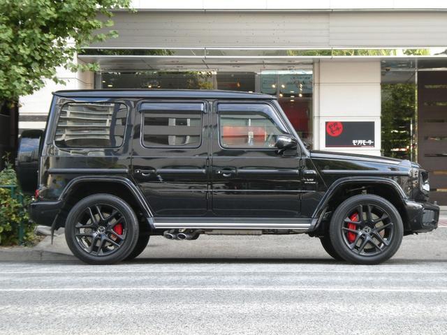 Gクラス G63 ローンチエディション 走行1800km ナイトPKG 屋内保管禁煙 AMGカーボンファイバートリム AMG21インチAW 右ハンドル 純正ドライブレコーダー360前後 AMGフロアマット リラクゼーション機能(4枚目)