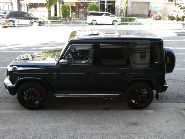 Gクラス G63 ローンチエディション 走行1800km ナイトPKG 屋内保管禁煙 AMGカーボンファイバートリム AMG21インチAW 右ハンドル 純正ドライブレコーダー360前後 AMGフロアマット リラクゼーション機能(8枚目)