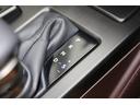 シフトレバー又はパドルシフトでの変速が可能です。