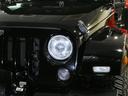 サハラ　レザーＰＫＧ　前後ＲＵＧＧＥＤ　ＲＩＤＧＥバンパー　ＷＡＲＮ電動ウィンチ　ＲＡＮＣＨＯリフトアップショック／サス　前後ラテラルロッド　ＲＯＵＧＨ　ＣＯＵＮＴＲＹデュアルステアリングスタビ　ＣＡＲＯＺＺＥＲＩＡナビ／地デジ　１７ＡＷ　構造変更済（12枚目）