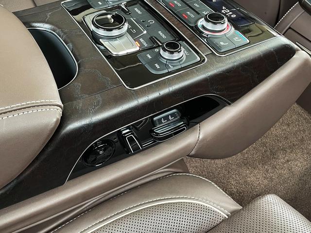 アウディ A8 L 4.0TFSIクワトロ デザインセレクション アウディ A8 L 4.0TFSIクワトロ デザインセレクション