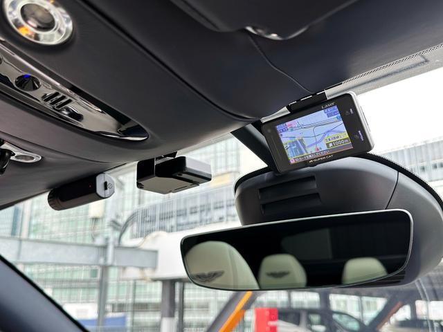 ベースグレード　ワンオーナー　新車保証　ＯＰ２３ｉｎｃｈＡＷ　パノラマサンルーフ　３６０°カメラ　シートヒーター＆ベンチレーター　ＡＣＣ　ＢＳＭ　レーンキープアシスト　地デジＴＶ　ＡｐｐｌｅＣａｒＰｌａｙ　ドラレコ(60枚目)