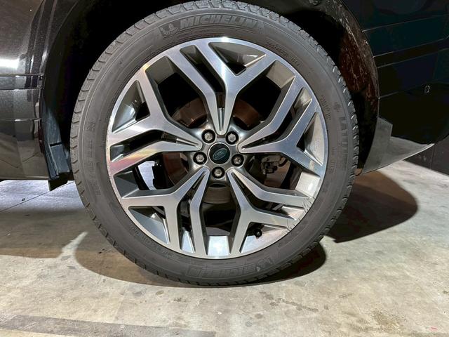 レンジローバーヴェラール ケンジントン　ディーゼルターボ　４ＷＤ　フロアＭＴモード付８ＡＴ　障害物センサー　パーキングアシスト　レーンキープアシスト　電動シート　シートヒーター　フロントフォグランプ　衝突被害軽減ブレーキ（12枚目）