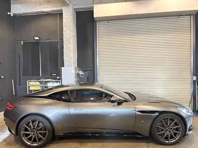 ＤＢ１１ ローンチエディション　Ｂａｎｇ＆Ｏｌｕｆｓｅｎ　コラムＭＴモード付８ＡＴ　クルーズコントロール　障害物センサー　フロント／サイド／バックカメラ　アイドリングストップ　過給器設定モデル　電動シート　シートヒーター（6枚目）