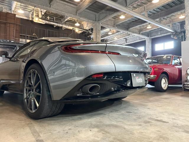 ＤＢ１１ ローンチエディション　Ｂａｎｇ＆Ｏｌｕｆｓｅｎ　コラムＭＴモード付８ＡＴ　クルーズコントロール　障害物センサー　フロント／サイド／バックカメラ　アイドリングストップ　過給器設定モデル　電動シート　シートヒーター（7枚目）
