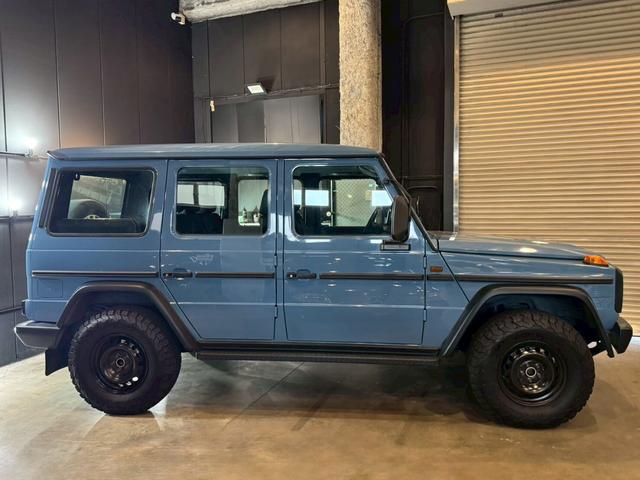 Ｇクラス Ｇ３２０　ロング　４ＷＤ　Ｇ３２０ロング　プロフェッショナルミラー　スチールホイール　サンルーフブラックレザーシート（4枚目）