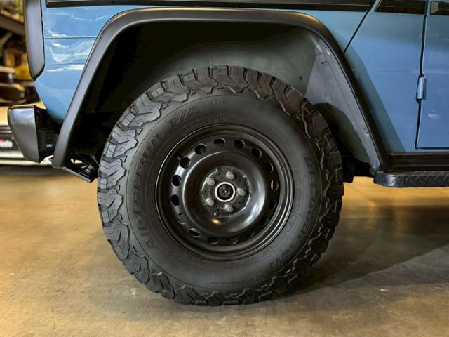 Ｇクラス Ｇ３２０　ロング　４ＷＤ　Ｇ３２０ロング　プロフェッショナルミラー　スチールホイール　サンルーフブラックレザーシート（6枚目）