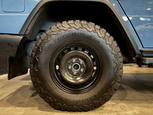 Ｇクラス Ｇ３２０　ロング　４ＷＤ　Ｇ３２０ロング　プロフェッショナルミラー　スチールホイール　サンルーフブラックレザーシート（8枚目）