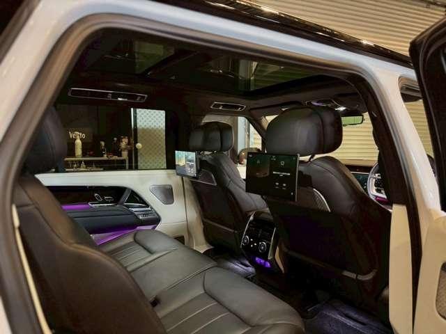 レンジローバー オートバイオグラフィー　Ｐ５３０ロングホイールベース　４ＷＤ　オートバイオグラフィ　４．４Ｌ　Ｐ５３０　ロングホイールベース　４ＷＤ　７人乗り／ホワイト＆ブラックレザー（34枚目）