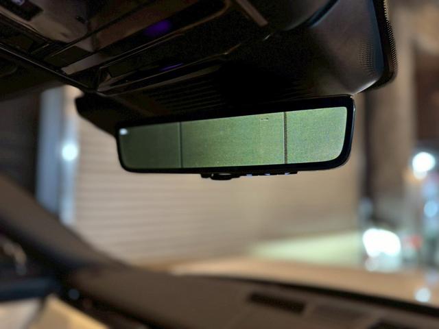 レンジローバー オートバイオグラフィー　Ｐ５３０ロングホイールベース　４ＷＤ　オートバイオグラフィ　４．４Ｌ　Ｐ５３０　ロングホイールベース　４ＷＤ　７人乗り／ホワイト＆ブラックレザー（35枚目）