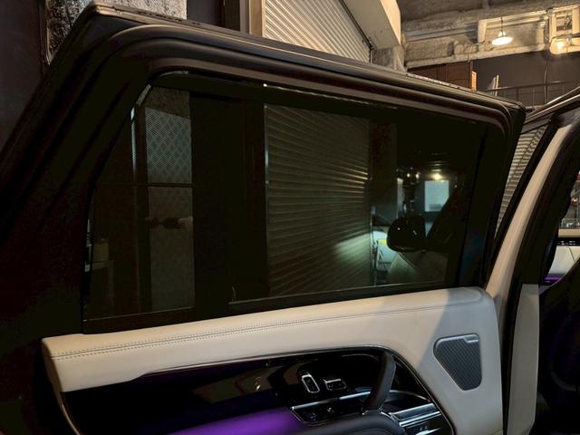 レンジローバー オートバイオグラフィー　Ｐ５３０ロングホイールベース　４ＷＤ　オートバイオグラフィ　４．４Ｌ　Ｐ５３０　ロングホイールベース　４ＷＤ　７人乗り／ホワイト＆ブラックレザー（55枚目）