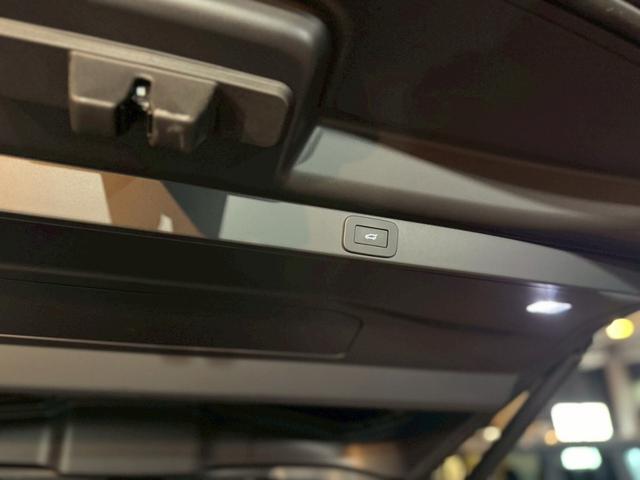 レンジローバー オートバイオグラフィー　Ｐ５３０ロングホイールベース　４ＷＤ　オートバイオグラフィ　４．４Ｌ　Ｐ５３０　ロングホイールベース　４ＷＤ　７人乗り／ホワイト＆ブラックレザー（57枚目）