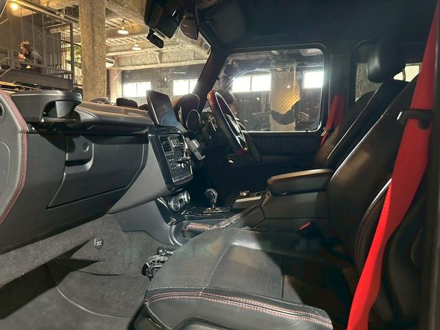 Ｇクラス Ｇ３５０ｄ　デジーノマヌファクトゥーアエディション　ディーゼルターボ　４ＷＤ（14枚目）