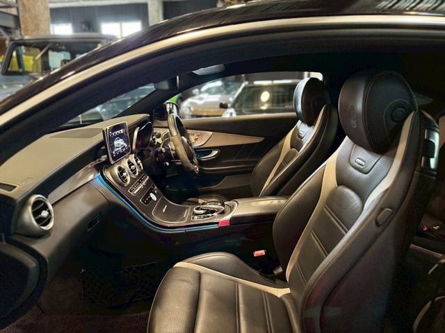 パフュームアトマイザー搭載でお気に入りの車内の香りに