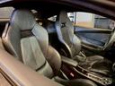 アルカンターラシートが多い中、レザーシート仕様は珍しい一台です。