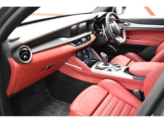 ステルヴィオ ２．０ターボ　Ｑ４ヴェローチェ　認定中古車保証１年　アップルカープレイ　アンドロイドオート　アダプティブクルーズコントロール付　ハーマンカードン製スピーカー　レッドレザーシート　ステアリングヒーター（15枚目）