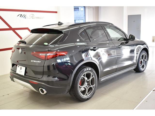 ステルヴィオ ２．２ターボ　ディーゼルＱ４スポーツパッケージ　認定中古車　認定中古車保証１年付帯　レッドレザーシート　前後ドライブレコーダー付　Ｄ．Ｎ．Ａドライブモード付　ステアリングヒーター　アダプティブクルーズコントロール　ハーマンカードン製スピーカー（28枚目）
