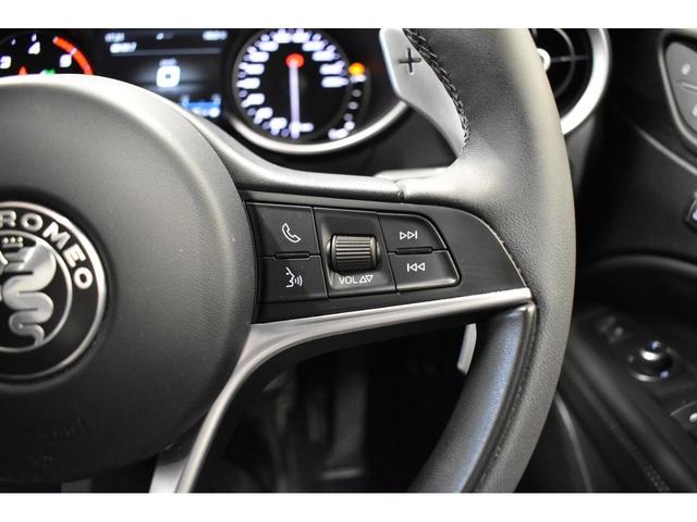 ステルヴィオ ２．２ターボ　ディーゼルＱ４　認定中古車保証１年付帯　ブラックレザーシート　電動パワーシート　シートヒーター　ハンドルヒーター　アダプティブクルーズコントロール　ＥＴＣ搭載　バックカメラ　アップルカープレイ／アンドロイドオート対応（10枚目）