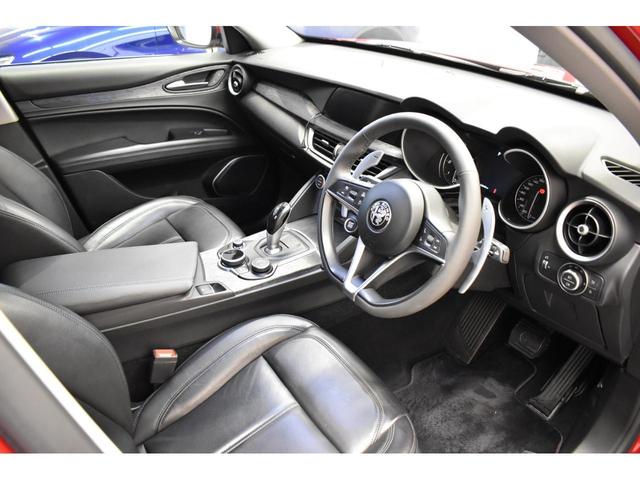 ステルヴィオ ２．２ターボ　ディーゼルＱ４　認定中古車保証１年付帯　ブラックレザーシート　電動パワーシート　シートヒーター　ハンドルヒーター　アダプティブクルーズコントロール　ＥＴＣ搭載　バックカメラ　アップルカープレイ／アンドロイドオート対応（16枚目）