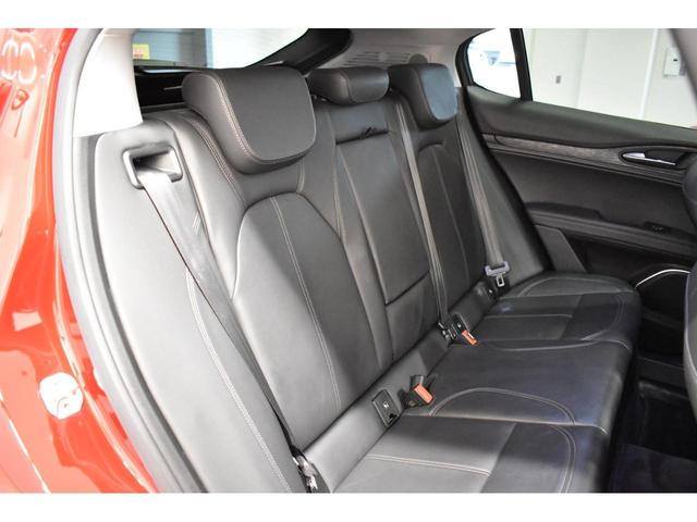 ステルヴィオ ２．２ターボ　ディーゼルＱ４　認定中古車保証１年付帯　ブラックレザーシート　電動パワーシート　シートヒーター　ハンドルヒーター　アダプティブクルーズコントロール　ＥＴＣ搭載　バックカメラ　アップルカープレイ／アンドロイドオート対応（20枚目）