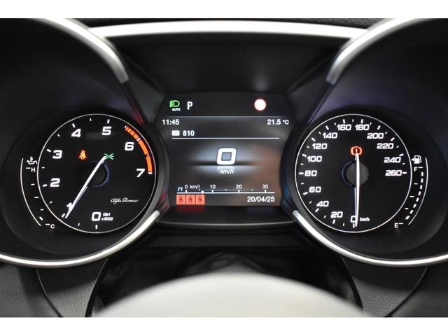ジュリア ＴＩ　新車保証継承＋認定中古車保証１年　ブラウンレザーシート　電動パワーシート　シートヒーター　アダプティブクルーズコントロール　ＥＴＣ　バックカメラ　ハンドルヒーター　Ｂｌｕｅｔｏｏｔｈ（8枚目）