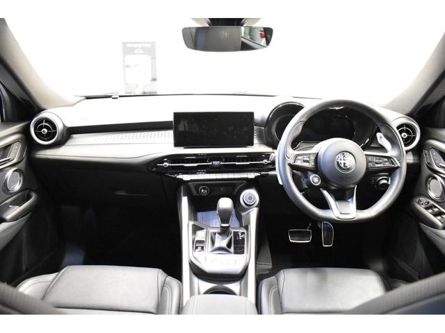 トナーレ プラグインハイブリッドＱ４　ヴェローチェ　新車保証継承　ワンオーナー　禁煙車　シートヒーター　シートクーラー　アダプティブクルーズコントロール　ナビゲーション　バックカメラ　パドルシフト　電動パワーシート　ワイヤレススマートフォン充電可（6枚目）