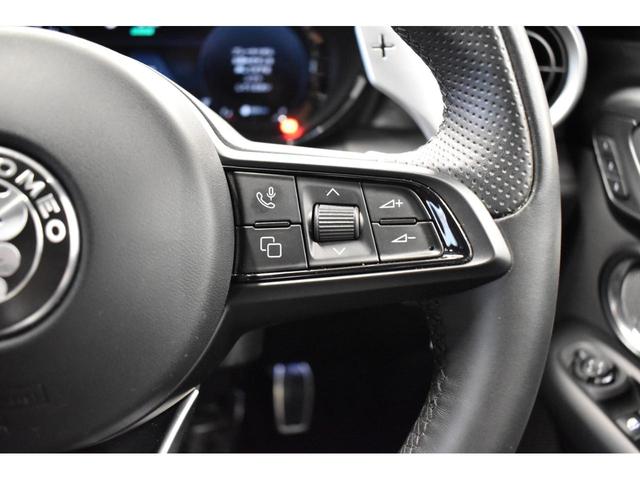 トナーレ プラグインハイブリッドＱ４　ヴェローチェ　新車保証継承　ワンオーナー　禁煙車　シートヒーター　シートクーラー　アダプティブクルーズコントロール　ナビゲーション　バックカメラ　パドルシフト　電動パワーシート　ワイヤレススマートフォン充電可（12枚目）