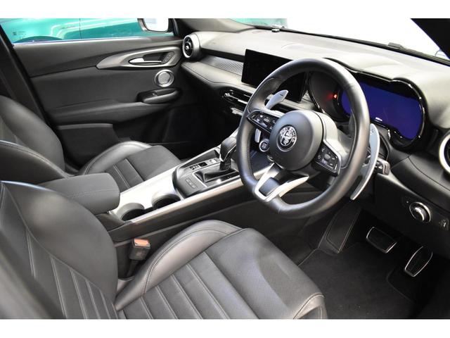 トナーレ プラグインハイブリッドＱ４　ヴェローチェ　新車保証継承　ワンオーナー　禁煙車　シートヒーター　シートクーラー　アダプティブクルーズコントロール　ナビゲーション　バックカメラ　パドルシフト　電動パワーシート　ワイヤレススマートフォン充電可（20枚目）