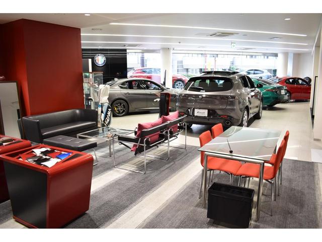 トナーレ プラグインハイブリッドＱ４　ヴェローチェ　新車保証継承　ワンオーナー　禁煙車　シートヒーター　シートクーラー　アダプティブクルーズコントロール　ナビゲーション　バックカメラ　パドルシフト　電動パワーシート　ワイヤレススマートフォン充電可（24枚目）