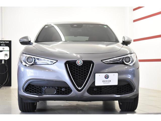 ステルヴィオ ２．０ターボ　Ｑ４スポーツパッケージ　認定中古車保証１年付き　弊社買取車両　レザーシート　Ｄ．Ｎ．Ａドライブモード付　ステアリングヒーター　シートヒーター　アダプティブクルーズコントロール　ハーマンカードン製スピーカー　２０インチホイール（4枚目）