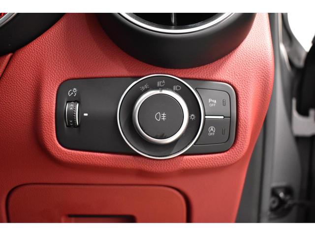 ステルヴィオ ２．０ターボ　Ｑ４スポーツパッケージ　認定中古車保証１年付き　弊社買取車両　レザーシート　Ｄ．Ｎ．Ａドライブモード付　ステアリングヒーター　シートヒーター　アダプティブクルーズコントロール　ハーマンカードン製スピーカー　２０インチホイール（15枚目）