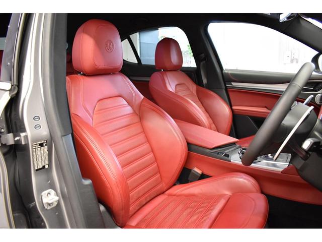 ステルヴィオ ２．０ターボ　Ｑ４スポーツパッケージ　認定中古車保証１年付き　弊社買取車両　レザーシート　Ｄ．Ｎ．Ａドライブモード付　ステアリングヒーター　シートヒーター　アダプティブクルーズコントロール　ハーマンカードン製スピーカー　２０インチホイール（17枚目）