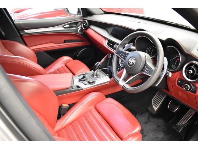 ステルヴィオ ２．０ターボ　Ｑ４スポーツパッケージ　認定中古車保証１年付き　弊社買取車両　レザーシート　Ｄ．Ｎ．Ａドライブモード付　ステアリングヒーター　シートヒーター　アダプティブクルーズコントロール　ハーマンカードン製スピーカー　２０インチホイール（18枚目）