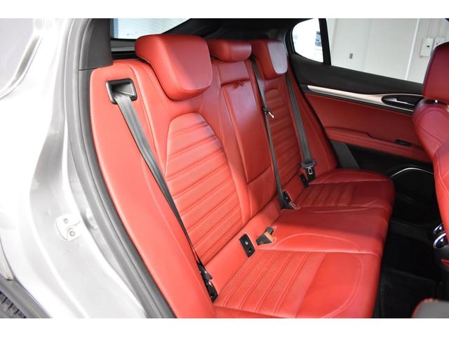 ステルヴィオ ２．０ターボ　Ｑ４スポーツパッケージ　認定中古車保証１年付き　弊社買取車両　レザーシート　Ｄ．Ｎ．Ａドライブモード付　ステアリングヒーター　シートヒーター　アダプティブクルーズコントロール　ハーマンカードン製スピーカー　２０インチホイール（22枚目）