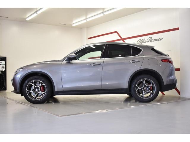 ステルヴィオ ２．０ターボ　Ｑ４スポーツパッケージ　認定中古車保証１年付き　弊社買取車両　レザーシート　Ｄ．Ｎ．Ａドライブモード付　ステアリングヒーター　シートヒーター　アダプティブクルーズコントロール　ハーマンカードン製スピーカー　２０インチホイール（29枚目）