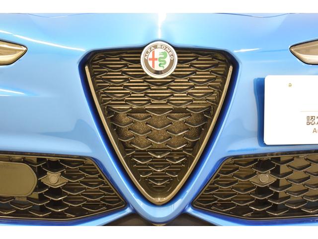 ジュリア ヴェローチェ　新車保証継承　禁煙車　３連ＬＥＤヘッドライト　レザーシート　電動パワーシート　シートヒーター　アダプティブクルーズコントロール　ハーマンカードン製１４スピーカー　パドルシフト　デジタルメーター（33枚目）