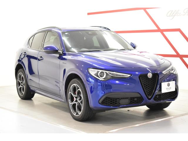 ステルヴィオ 2.0ターボ Q4ヴェローチェ 認定中古車保証 レザーシート パドルシフト パワーシート シートヒーター アダプティブクルーズコントロール ナビゲーション ETC アップルカープレイ対応 アンドロイドオート対応 バックカメラ 禁煙車(3枚目)