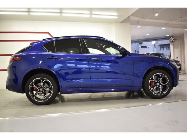 ステルヴィオ 2.0ターボ Q4ヴェローチェ 認定中古車保証 レザーシート パドルシフト パワーシート シートヒーター アダプティブクルーズコントロール ナビゲーション ETC アップルカープレイ対応 アンドロイドオート対応 バックカメラ 禁煙車(4枚目)