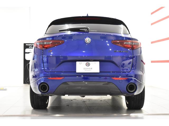ステルヴィオ 2.0ターボ Q4ヴェローチェ 認定中古車保証 レザーシート パドルシフト パワーシート シートヒーター アダプティブクルーズコントロール ナビゲーション ETC アップルカープレイ対応 アンドロイドオート対応 バックカメラ 禁煙車(6枚目)