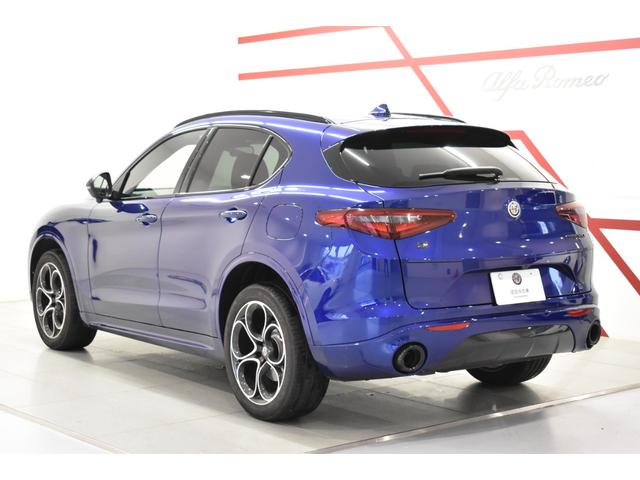 ステルヴィオ 2.0ターボ Q4ヴェローチェ 認定中古車保証 レザーシート パドルシフト パワーシート シートヒーター アダプティブクルーズコントロール ナビゲーション ETC アップルカープレイ対応 アンドロイドオート対応 バックカメラ 禁煙車(7枚目)